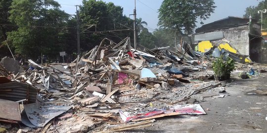 Dua jam digusur, permukiman di Rawajati rata dengan tanah