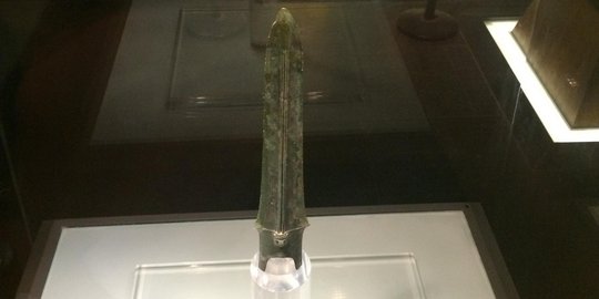 5 senjata legendaris dalam sejarah yang diliputi mitos