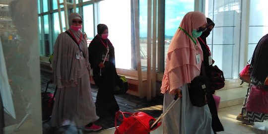 Naik AirAsia, 168 WNI kasus haji Filipina mendarat di Makassar