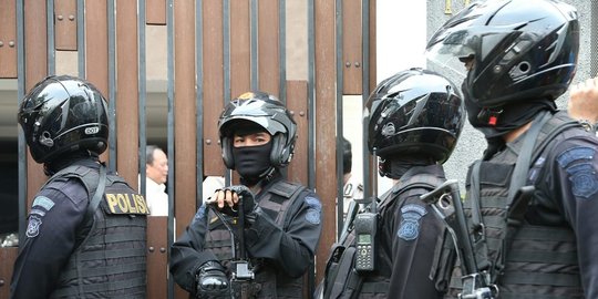 pondok indah simpan 43 peluru tajam di rumahnya rev1