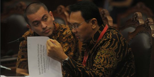 Ahok siapkan contekan untuk menjadi saksi Sanusi