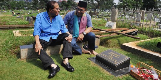 Rizal Ramli ziarah makam tokoh komedian asli Betawi Benyamin Sueb