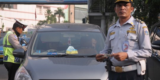 Sepekan diterapkan, belasan kendaraan nekat langgar ganjil genap