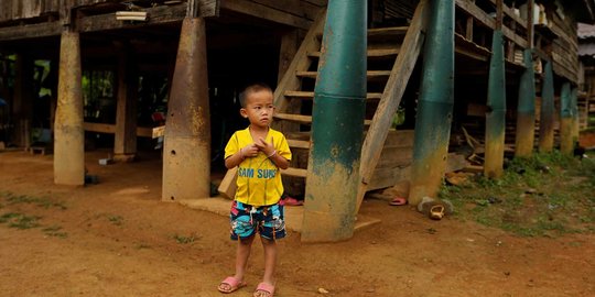 Intip perkampungan di Laos yang pondasi rumahnya terbuat dari 'bom'