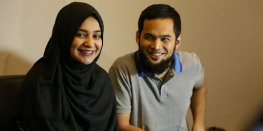 Teuku Wisnu Pergi Haji, Shireen Beri Pelukan Mesra Bak Sinetron