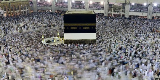 Kekhusyukan jemaah haji laksanakan tawaf