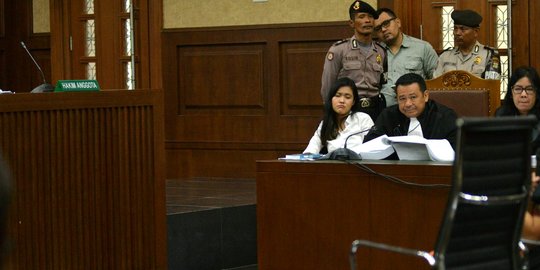 Direktur PT KIA Mobil Indonesia jadi saksi di sidang Jessica