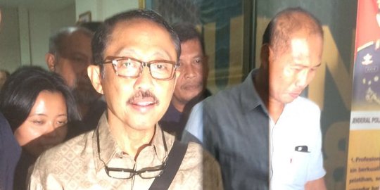 Ary Suta ngaku kenal Gatot Brajamusti di padepokan di Sukabumi