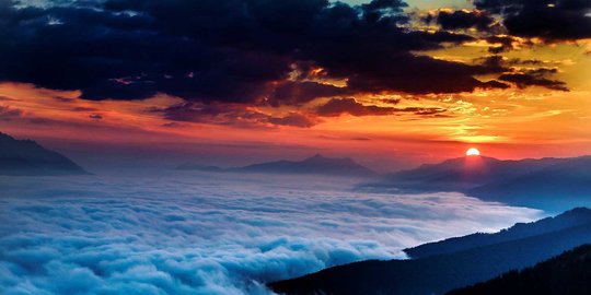 Menikmati keindahan sunrise di Austria