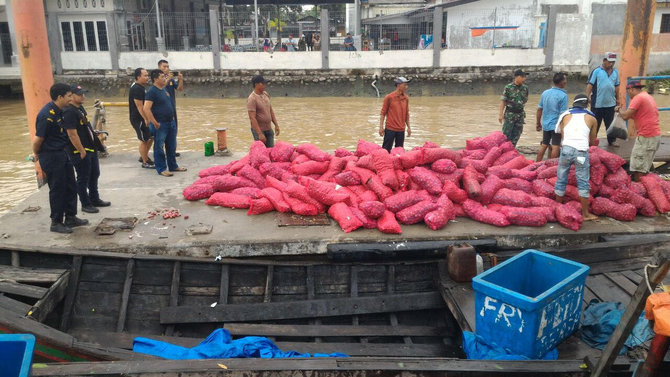 kapal penyelundup disergab bea cukai