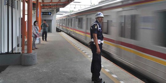 Evakuasi lokomotif vs crane selesai, perjalanan KRL kembali normal