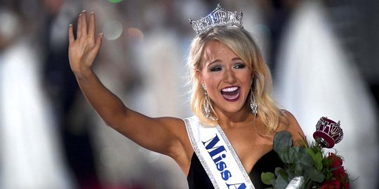 Pesona wanita 21 tahun dari Arkansas menangkan Miss America 2017