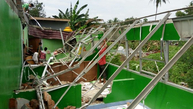 angin puting beliung terjang deli serdang