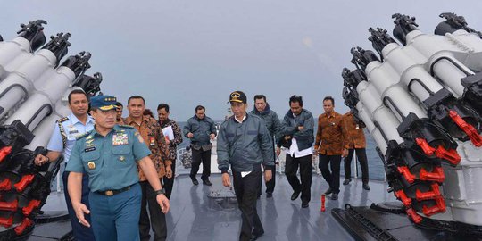 Ke Jatim, Presiden Jokowi nonton rangkaian Latihan Armada Jaya 2016