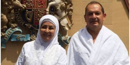 Simon Collins, sosok dubes Inggris pertama jalankan ibadah Haji
