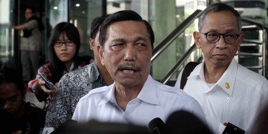 Luhut: di kantor, ruangan kecil dan bunyi liftnya mengkhawatirkan