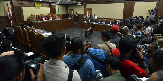 Hakim sidang Jessica minta ahli dari dua kubu diadu