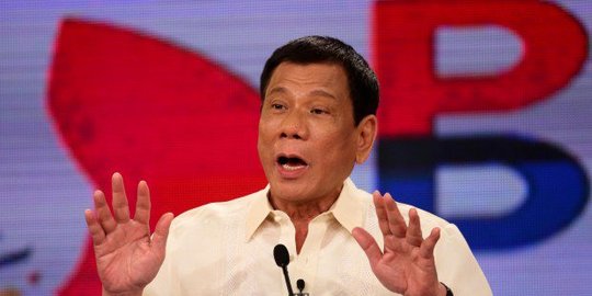 laut dengan as duterte mau beli senjata rusia china rev1