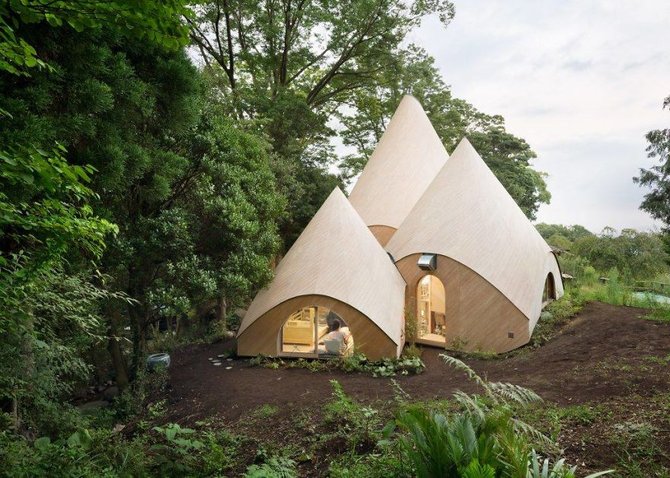 rumah tenda di tengah hutan karya issei suma