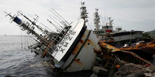 Kekuatan Topan Meranti sampai bikin kapal-kapal besar karam