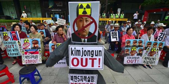 Protes uji coba nuklir Korut, aktivis Korsel terbangkan balon