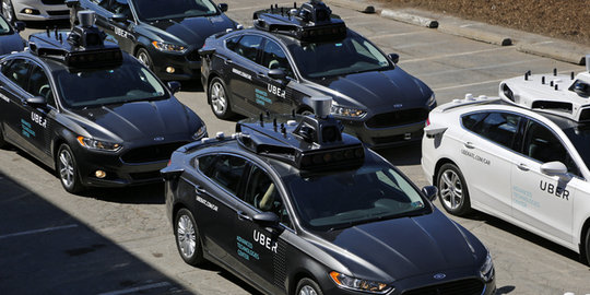 Uber resmi uji coba taksi tanpa pengendara di Amerika Serikat