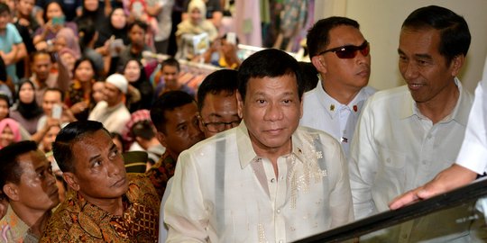 Duterte pernah tembak mati pejabat kehakiman dengan senapan Uzi