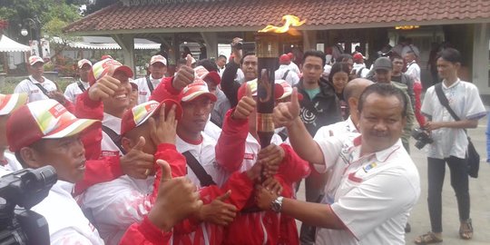 Kirab Api PON Jabar tiba di Bandung