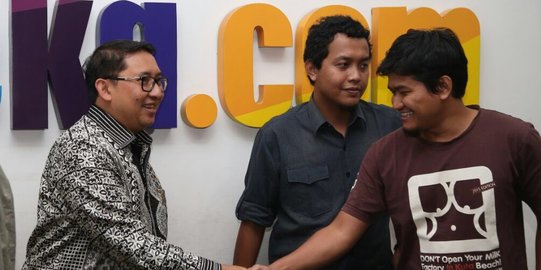 Survei Risma-Sandiaga moncer, Fadli sindir Ahok takut sama rakyat