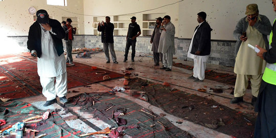 Bom bunuh diri saat salat Jumat di Pakistan, 16 orang tewas