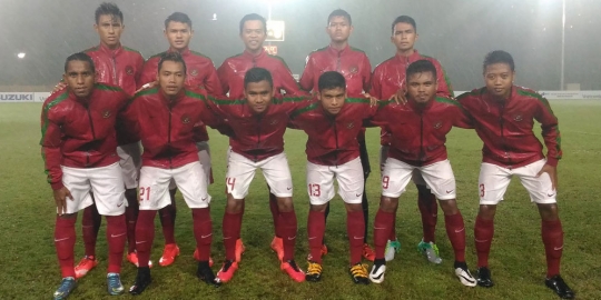 Hattrick kalah, timnas U19 kandas di fase grup merdeka.com Hattrick kalah, timnas U19 kandas di fase grup merdeka.com