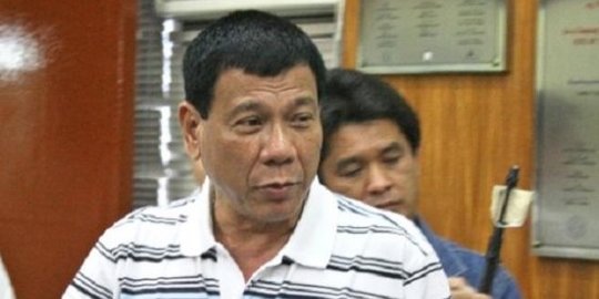 Sadisnya Duterte main hakim sendiri hadapi penjahat di Filipina