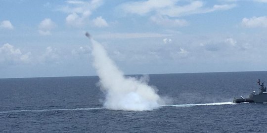 Di depan Jokowi, rudal buatan China gagal ditembakkan