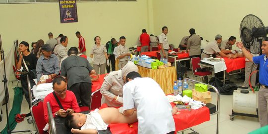 Hut Polantas, 100 orang ikuti donor darah dan sunatan massal