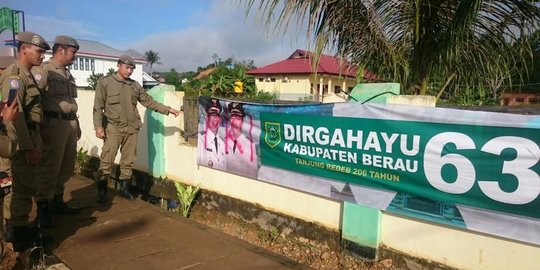 Coretan 'PKI' ramai di spanduk pemerintahan Berau