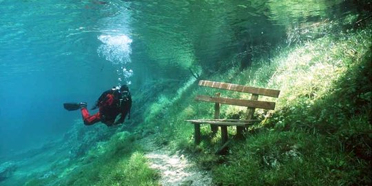 austria yang selalu tenggelam tiap musim semi rev1