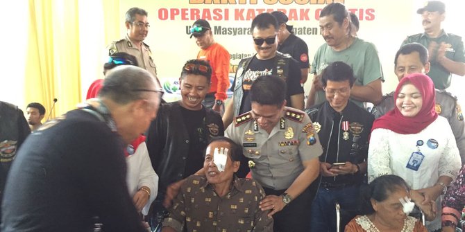 Puluhan warga Kediri ikut operasi katarak gratis