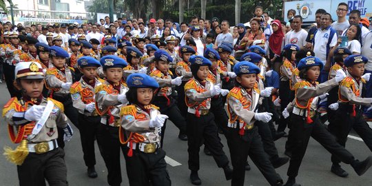 Atraksi polisi cilik meriahkan peringatan HUT ke-61 Lalu Lintas