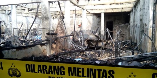 Api di Pasar Poncol padam, kios jual handphone ludes terbakar