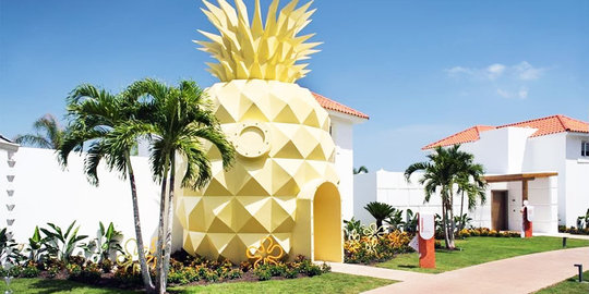 Ingin tinggal di rumah nanas Spongebob? Menginap saja di resort ini