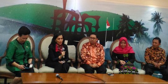 Sambil terisak, istri Irman Gusman cerita saat OTT KPK di rumahnya