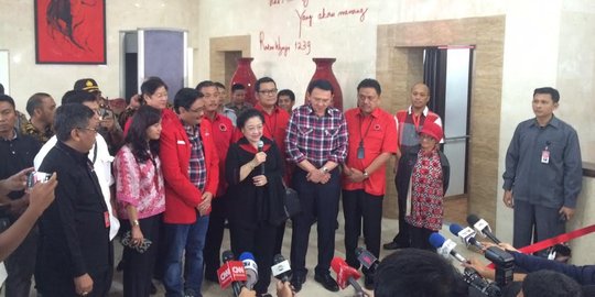 Ahok, Djarot dan Megawati satu mobil ke KPU DKI