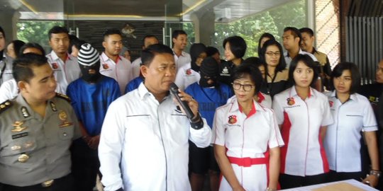 Dijanjikan gaji tinggi, 4 gadis dijadikan PSK berkedok karaoke