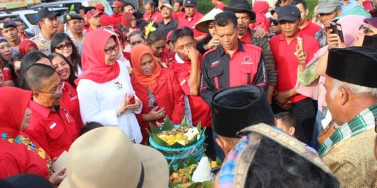 Diusung PDIP, Dewanti-Punjul daftar ke KPU Kota Batu