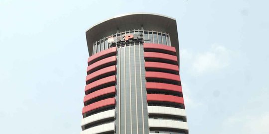 Usai diperiksa KPK, jaksa penerima suap distributor gula bungkam