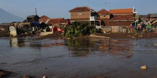 Pengungsi wanita korban banjir bandang Garut butuh pembalut