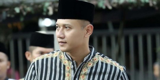 Tebar senyum, Agus Yudhoyono tiba di DPP Demokrat