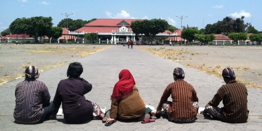 Sengketa tanah dengan Sultan, warga Yogya cari keadilan ke Jokowi