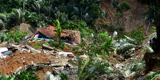 Longsor di Banjarnegara, sejumlah orang mengungsi