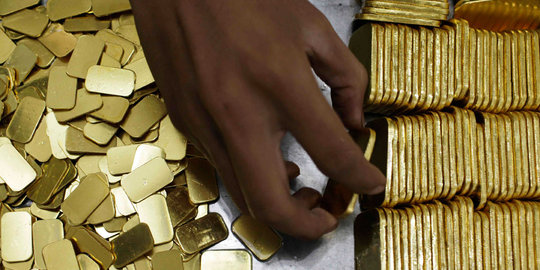 Awal pekan, harga emas Antam stagnan di Rp 607.000 per gram